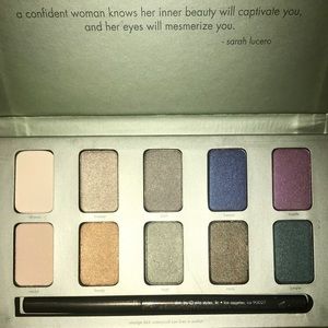 NWOT Stila “In the Garden” Eyeshadow Palette
